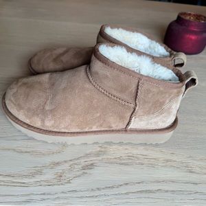 Ugg ultra mini boot chestnut women’s size 9